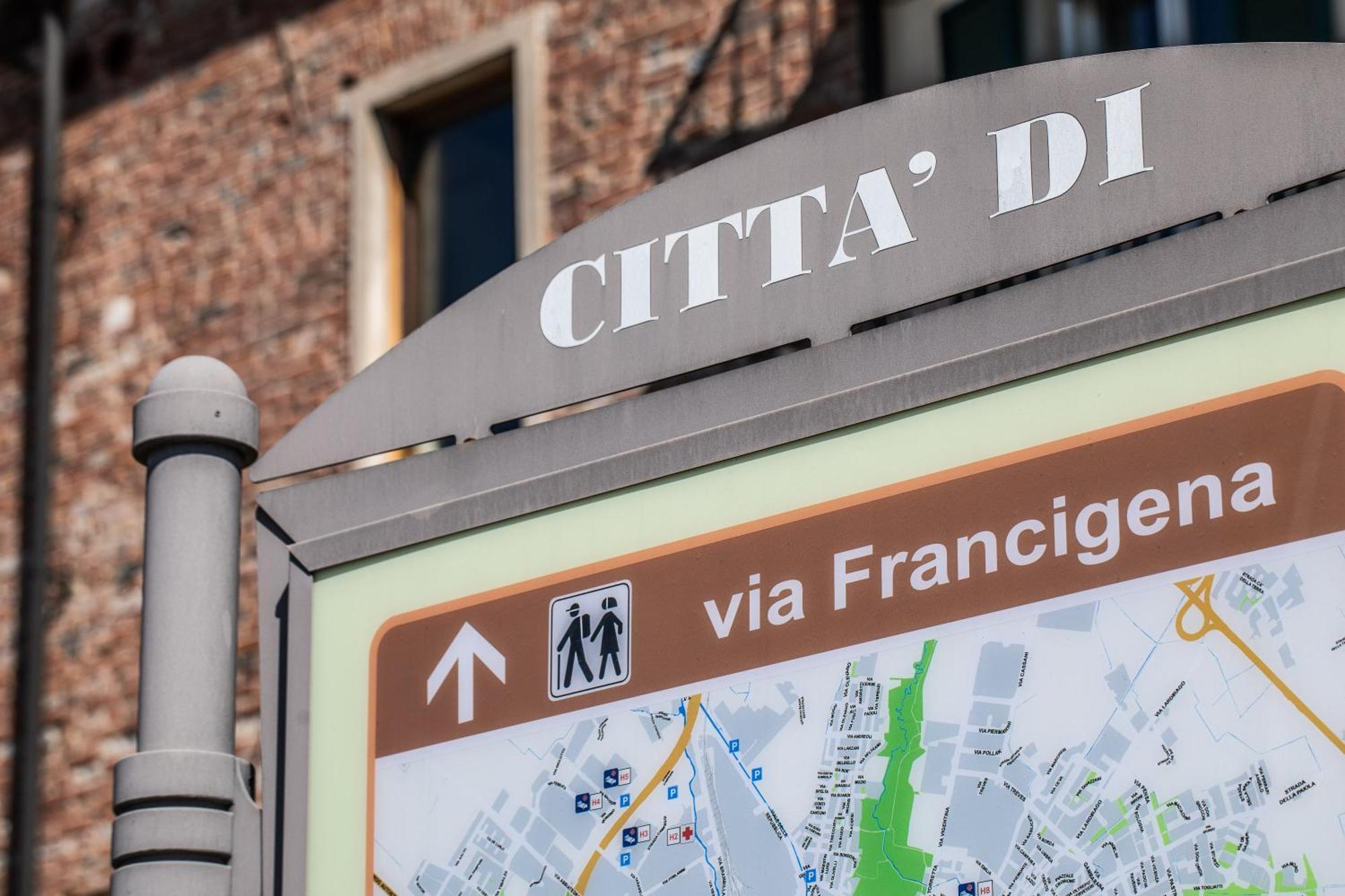 Angolo Al Ponte Micro Appartamento In Pieno Centro Pavia Exterior foto